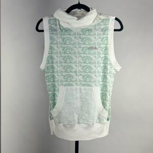 akdmks- NWT Sleeveless Top